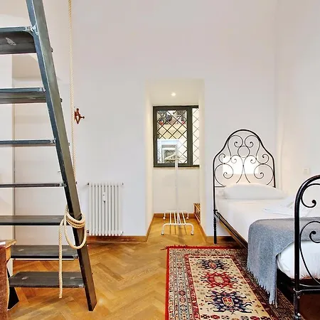 Hintown Termini Area Apartamento *